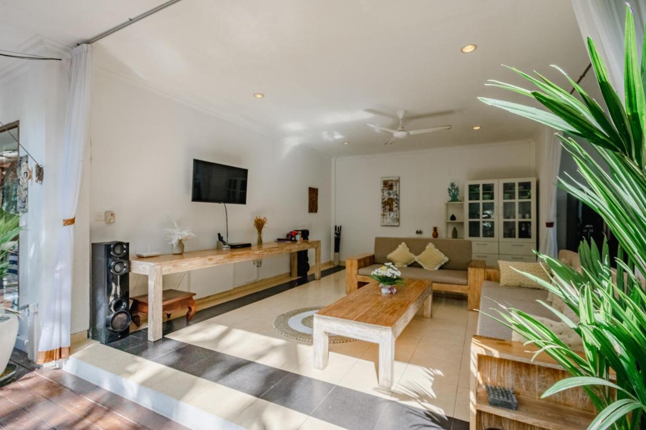 Villa Alleira Seminyak By Best Deals Asia Hospitality מראה חיצוני תמונה